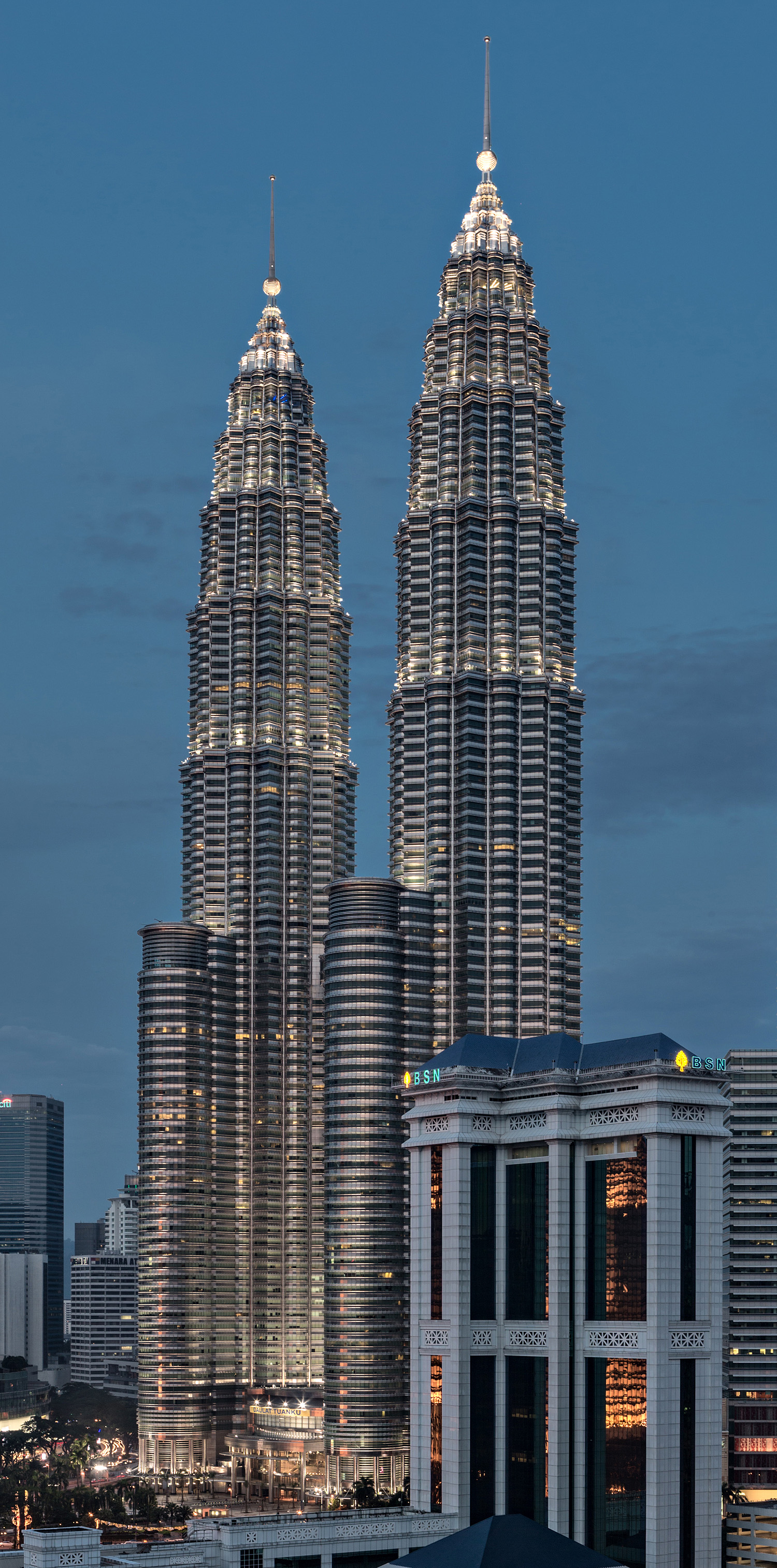 Petronas Twin Tower 1, Kuala Lumpur - View from Renaissance Hotel, Tower 1 is the right tower. © Mathias Beinling